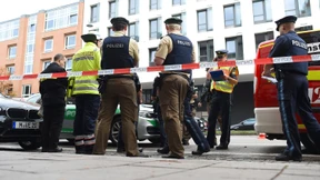 Das Messer in der Hand