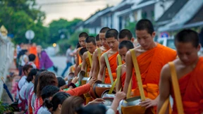 Buddha darf in den Himmel, Onkel Ho darf es nicht 