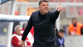 Trainer sorgt mit Kopfstoß gegen Spieler für Skandal