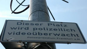 Unter Verdacht in Tag und Nacht