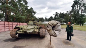 Ausgemusterte Panzer in die Konfliktzone