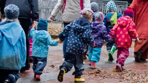 Kinderkleidung vom Discounter häufig mit Chemie belastet