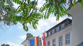 Neue Zentrale ganz nah am Wasser