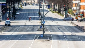 Autoabsatz in Deutschland fällt um mehr als ein Drittel
