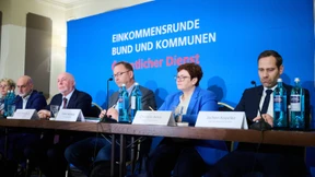 Kräftiges Lohnplus und mehr Freizeit im Staatsdienst