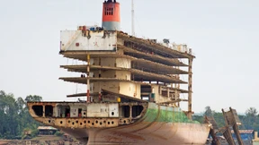 Alte Schiffe ausschlachten