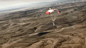 Am Fallschirm zwischen Schönheit und Tod