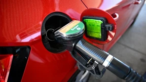 Benzindiebe brechen Tankdeckel auf