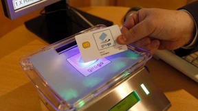 Die funkende Bankkarte