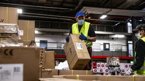 Die Masken verschwinden am Flughafen wieder