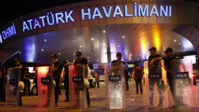 Attentäter drang wohl in Abflughalle ein