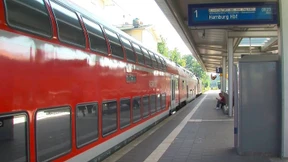 Züge fahren wieder normal nach Brandanschlägen