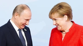 Frau Merkel bittet zum Gipfel-Tanz