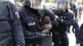 Hunderte Festnahmen nach Eskalation in Berlin