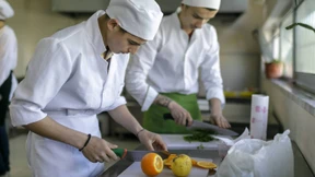 Ausländer müssen lange auf Arbeitsvisum warten