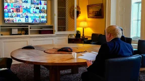 Regieren vom Ledersessel aus