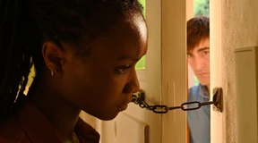 Er manipuliert sie per Handy