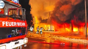 Feuerwehr verunglückt bei Katzenrettung