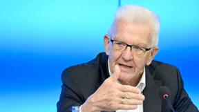 Kretschmann entfacht Debatte über Grundrechte