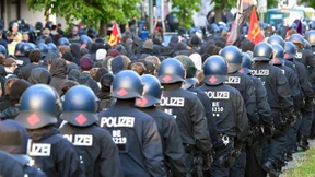 Zur Unterstützung verpflichtet