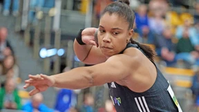 Yemisi Ogunleyes Tanz mit der Kugel