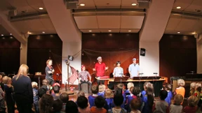 Auf hoher See mit „Rabauken und Trompeten“