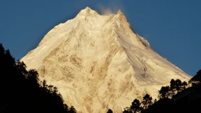 Skifahrerin nach Lawine im Himalaya vermisst