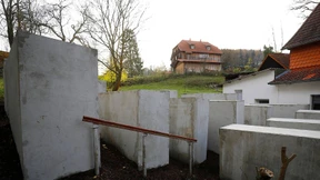„Denkmal der Schande“ neben Höckes Wohnhaus