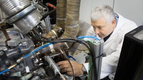 Wie Mikrowellen Verbrennungsmotoren retten sollen