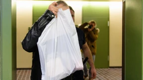 Als Dirndl tragende Transgender-Frau Millionen erbeutet