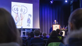 Was macht Ferdinand von Schirach im Elite-Internat?