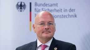 Schönbohm verklagt Faeser