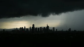 Kräftige Gewitter und starke Böen möglich