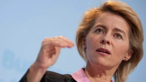 Von der Leyen fordert kräftige Lohnerhöhung 
