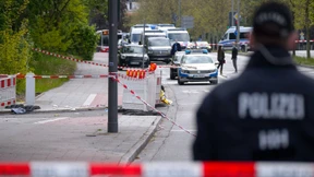 Mann mit Messer durch Polizeischüsse getötet