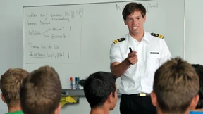 Kultusministerin will Kooperation mit der Bundeswehr aufkündigen 