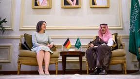 Baerbock trifft am Golf auf Selbstbewusstsein und Skepsis