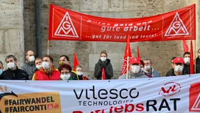 IG Metall legt mit Warnstreik Conti-Werk lahm