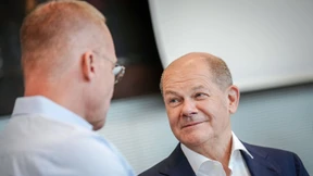 Scholz rechtfertigt Einsparungen