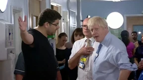 Vater eines kranken Kindes macht Boris Johnson Vorwürfe