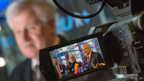 Seehofer: „Wir waren pausenlos Brückenbauer“