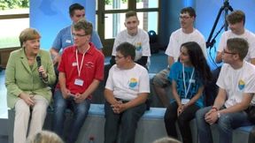 Die Kanzlerin und das weinende Flüchtlingsmädchen