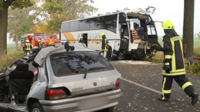 Zwei Tote und 47 Verletzte bei Busunglück in Brandenburg