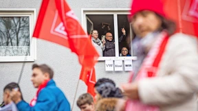 Zehntausende VW-Mitarbeiter im Warnstreik