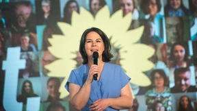 Baerbock in der grünen Idylle