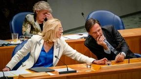 Zwei Ministerinnen in Den Haag treten zurück