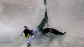 Grasemann stürzt auf Buckelpiste