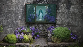 Regierung weitet Nachforschungen über 800 Kinderleichen aus