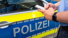 Polizei Sachsen bitten um Entschuldigung für „Linkes Pack“-Retweet