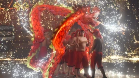 Menschen feiern Jahr des Schweins